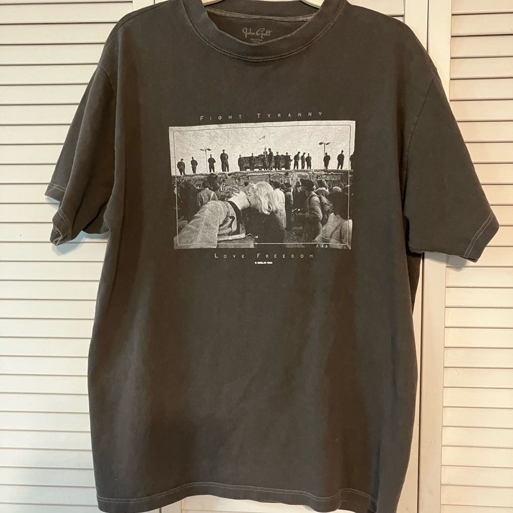 Brandy Melville Graphic Tee in Dark Gray